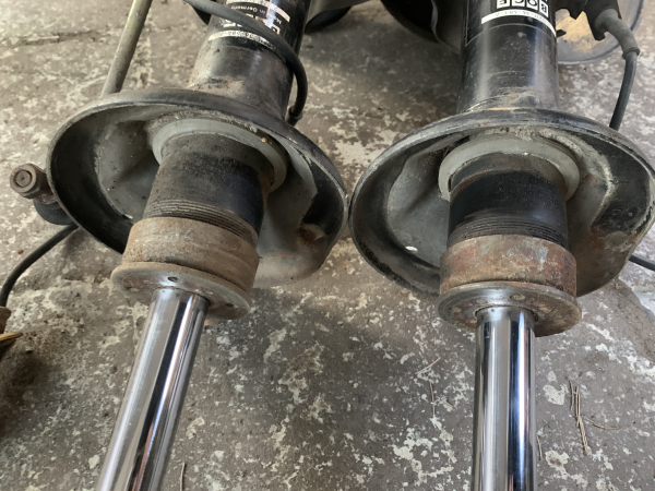 BMW M5 E34 struts front complete with wheelhubs S38B36